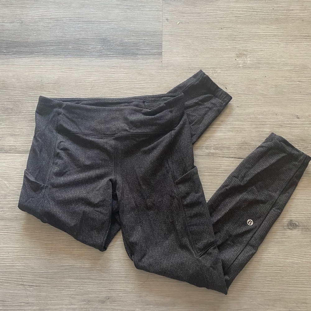 Lululemon Speed Up Tight 22” crop size 6